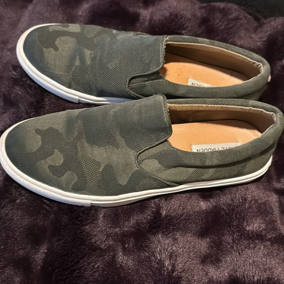 Steve Madden Ecentric  Women's Slip on Shoes, Rare Camouflage! Size 9 - Picture 2 of 5